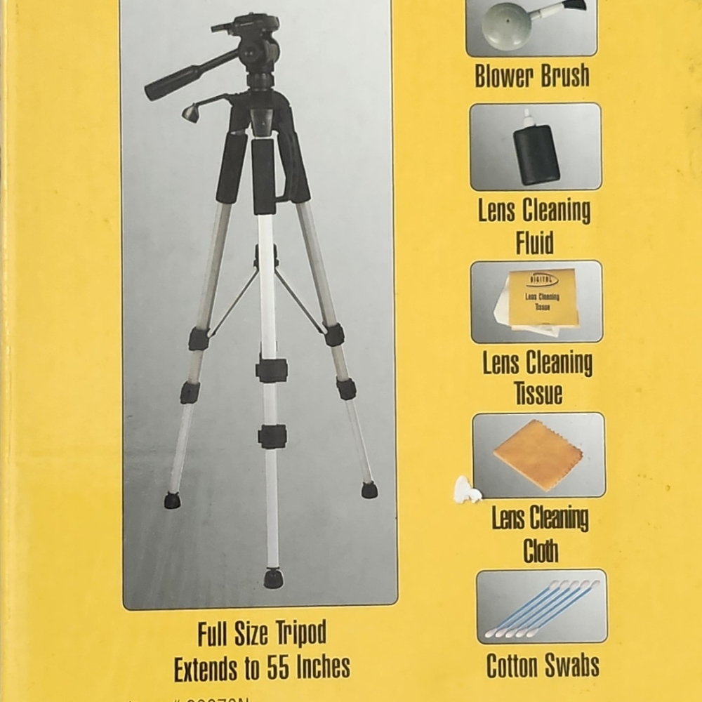 Digital Deluxe full-size Tripod with Carrying Case